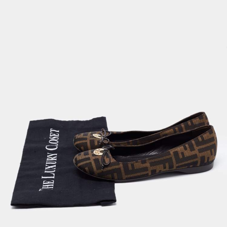 مملوكة مسبقًا Fendi Brown Zucca Canvas Bow Ballet Flats Size 37