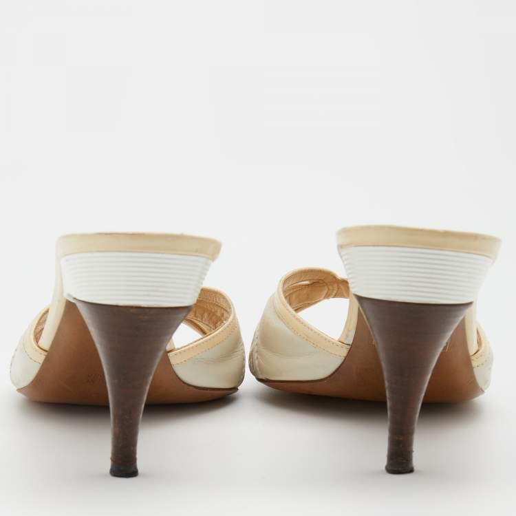 Pre Owned Fendi Beige Zucca Fabric and Patent Leather Open Toe Slide Sandals Size 40