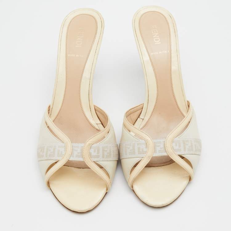 Pre Owned Fendi Beige Zucca Fabric and Patent Leather Open Toe Slide Sandals Size 40