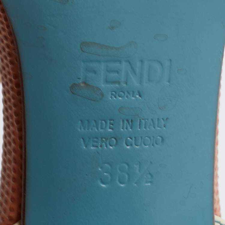 مملوكة مسبقًا Fendi Cream Patent Leather Peep Toe T-Strap Sandals Size 38.5
