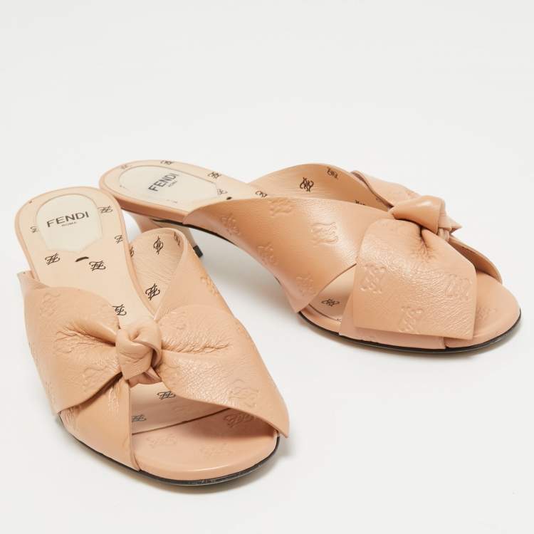 Pre Owned Fendi Beige Leather Bow Tie Sandals Size 38