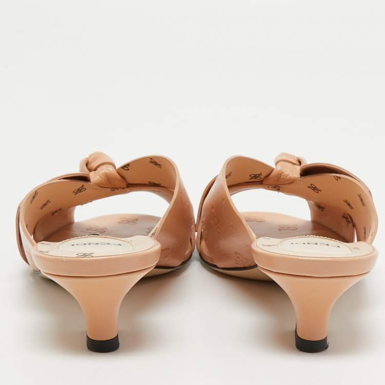 Pre Owned Fendi Beige Leather Bow Tie Sandals Size 38