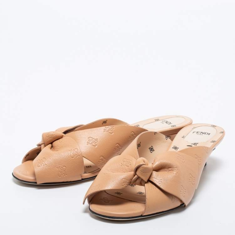 Pre Owned Fendi Beige Leather Bow FF Karligraphy Slide Sandals Size 38