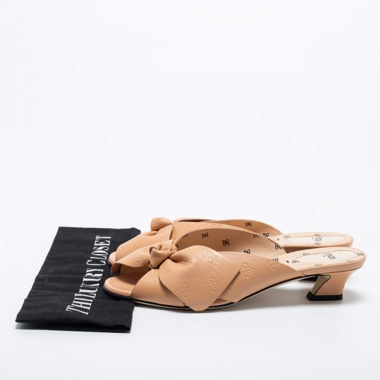 Pre Owned Fendi Beige Leather Bow FF Karligraphy Slide Sandals Size 38