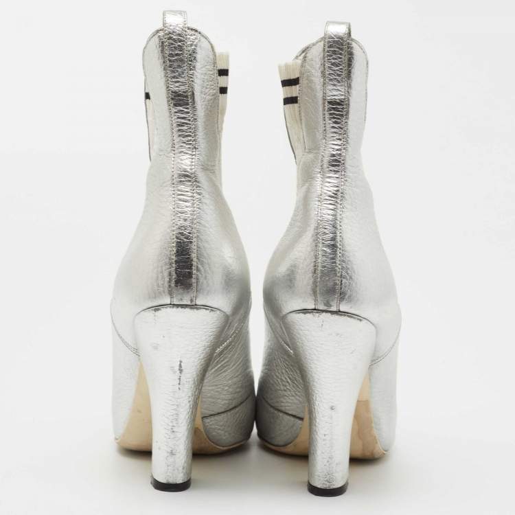 مملوكة مسبقًا Fendi Silver Leather Marie Antoinette Ankle Boots Size 39
