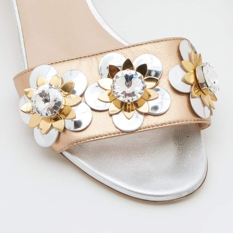 مملوكة مسبقًا Fendi Metallic Gold/Silver Leather Flowerland Crystal Embellished Slide Sandals Size 39