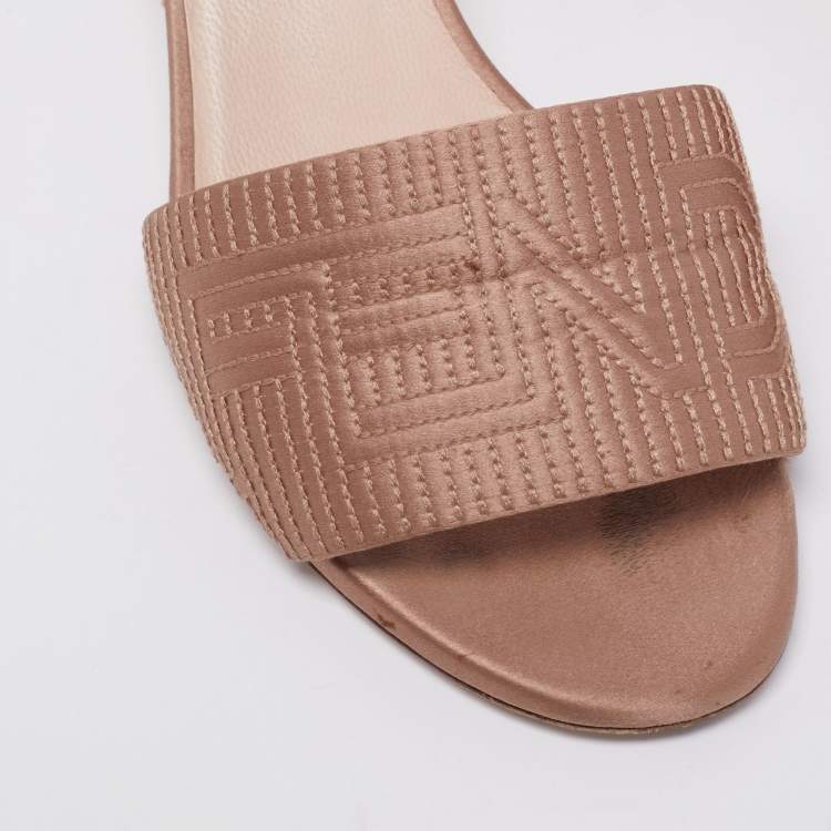 مملوكة مسبقًا Fendi Beige Satin Logo Embroidered Block Heel Slides Sandals Size 37