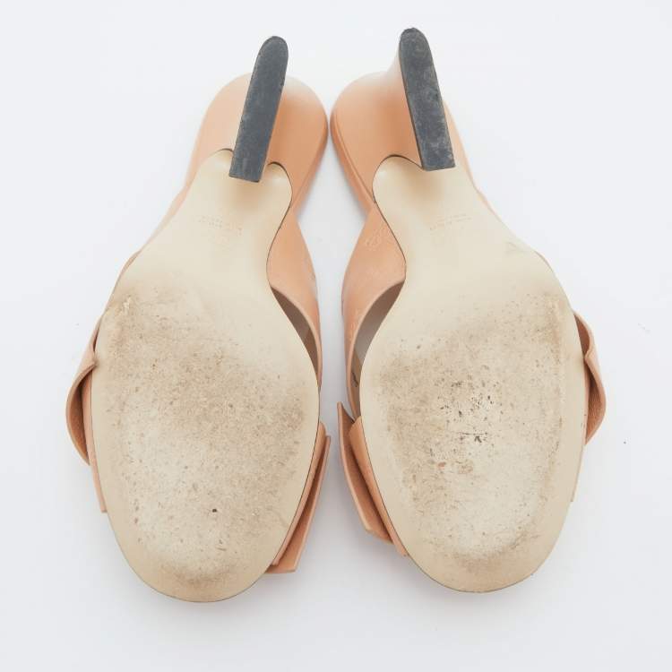 Pre Owned Fendi Beige Leather Bow Tie Karligraphy Slide Sandals Size 39
