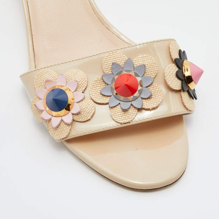 Pre Owned Fendi Cream Patent Leather Flowerland Block Heel Slide Sandals Size 41