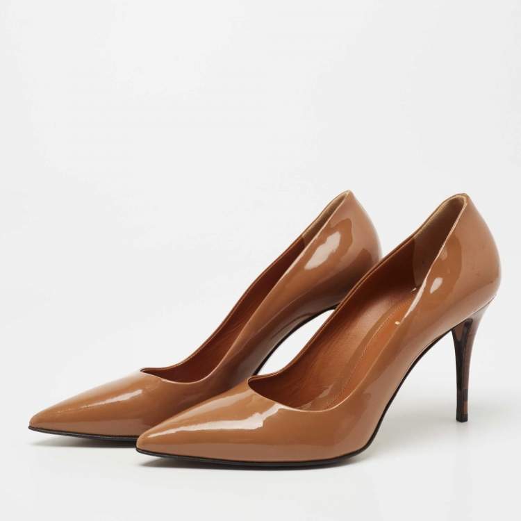 مملوكة مسبقًا Fendi Brown Patent Leather Pointed Toe Pumps Size 38.5