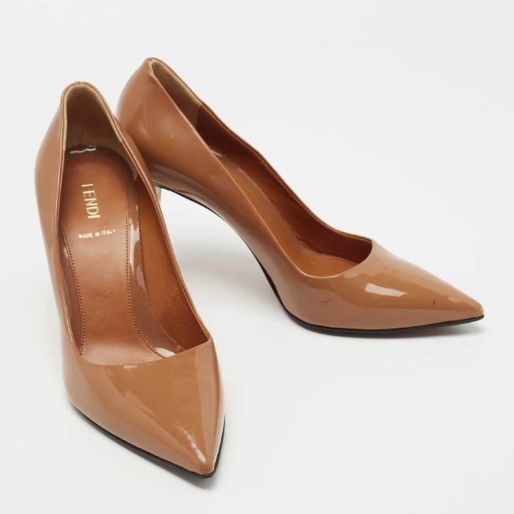 مملوكة مسبقًا Fendi Brown Patent Leather Pointed Toe Pumps Size 38.5