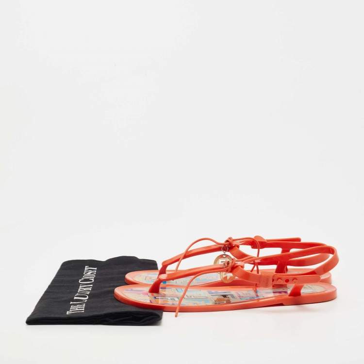 Pre Owned Fendi Orange Rubber Logo Charm Sunny Thong Flat Sandals Size 40