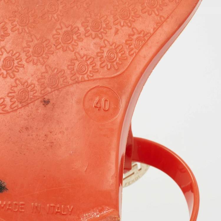 Pre Owned Fendi Orange Rubber Logo Charm Sunny Thong Flat Sandals Size 40
