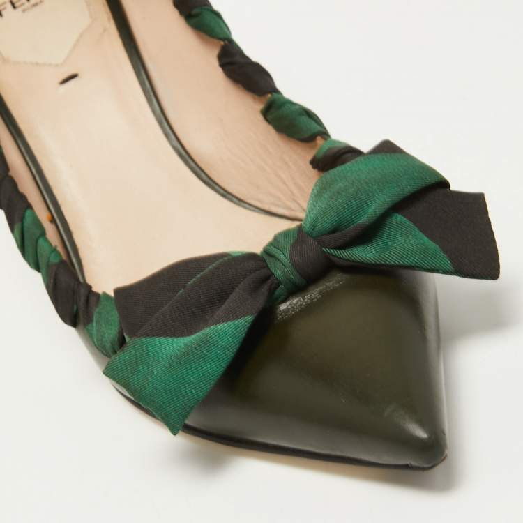 Pre Owned Fendi Two Tone Leather and Woven Fabric Bow Pointed Toe Pumps Size 39