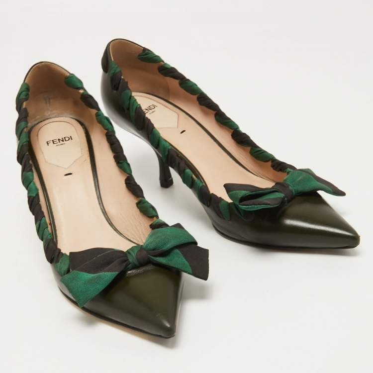 Pre Owned Fendi Two Tone Leather and Woven Fabric Bow Pointed Toe Pumps Size 39