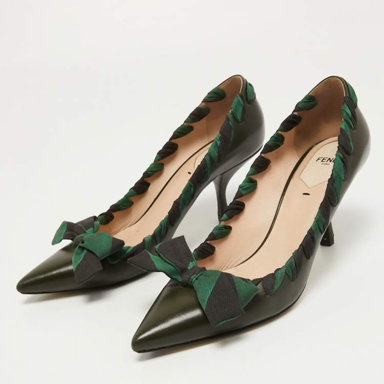 Pre Owned Fendi Two Tone Leather and Woven Fabric Bow Pointed Toe Pumps Size 39
