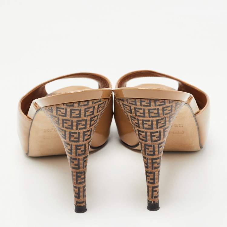 Pre Owned Fendi Beige Patent Leather Zucca Print Heel Peep Toe Slide Sandals Size 39