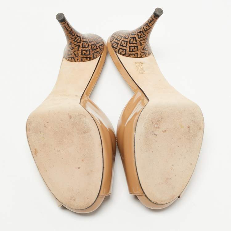 Pre Owned Fendi Beige Patent Leather Zucca Print Heel Peep Toe Slide Sandals Size 39
