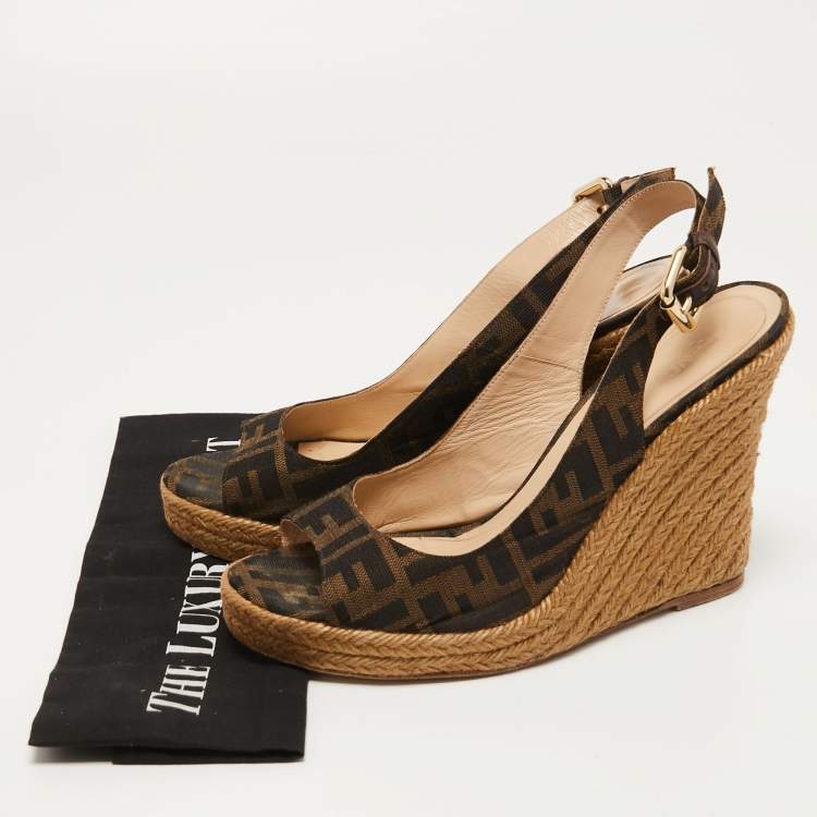 مملوكة مسبقًا Fendi Brown Zucca Canvas Espadrille Wedge Slingback Sandals Size 40