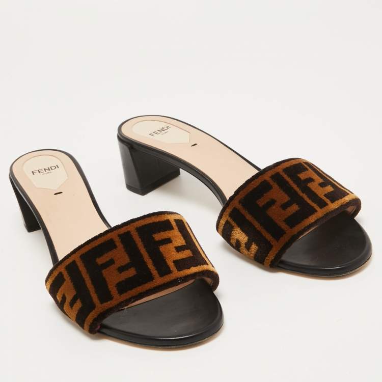 Pre Owned Fendi Two Tone Zucca Velvet Slide Sandals Size 40