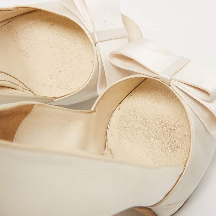 Pre Owned Fendi White Satin Deco Bow Peep Toe Platform Pumps Size 39