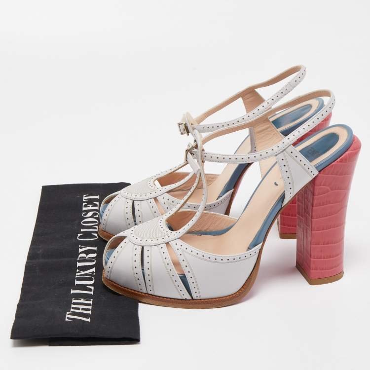 Pre Owned Fendi White Leather Chameleon T Strap Sandals Size 38