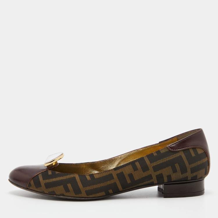 Pre Owned Fendi Brown/Black Zucca Canvas and Leather Cap Toe Flats Size 38.5
