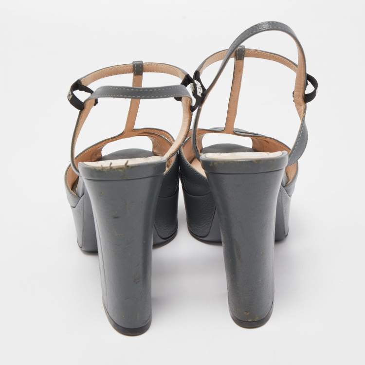 Pre Owned Fendi Grey Leather Platform T Strap Sandals Size 37