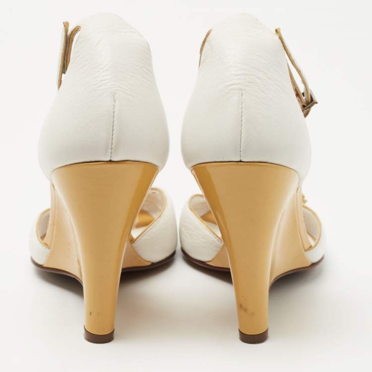 مملوكة مسبقًا Fendi White/Yellow Leather Ankle Strap Wedge Sandals Size 37