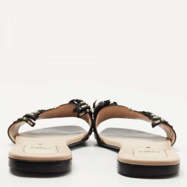 مملوكة مسبقًا Fendi Black Leather Studded Flat Slides Size 40