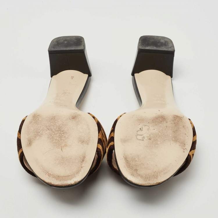 مملوكة مسبقًا Fendi Brown Velvet FF Logo Slide Sandals Size 39