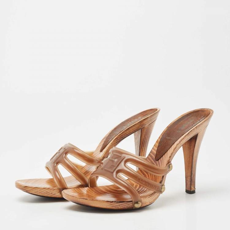 Pre Owned Fendi Brown Rubber Slide Sandals Size 39