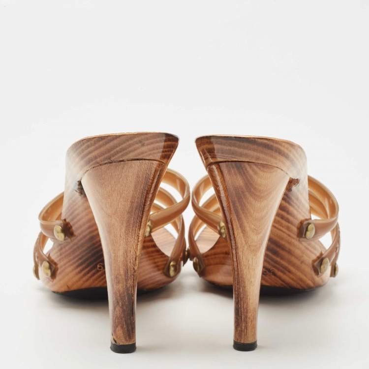Pre Owned Fendi Brown Rubber Slide Sandals Size 39