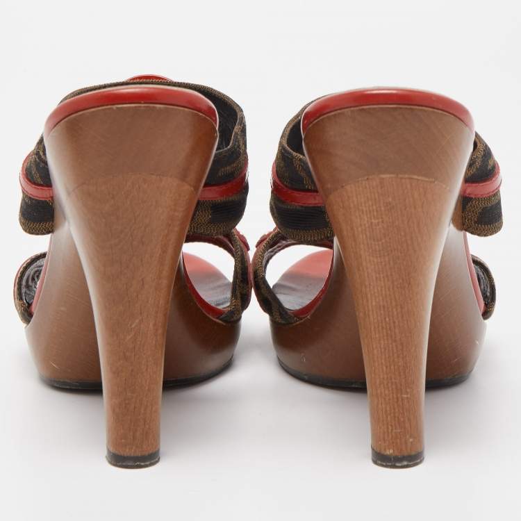 Pre Owned Fendi Brown Zucca Canvas and Patent Leather Platform Slide Size 39