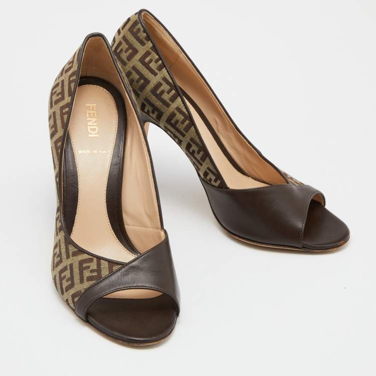 مملوكة مسبقًا Fendi Brown Zucchino Fabric and Leather Peep Toe Pumps Size 35