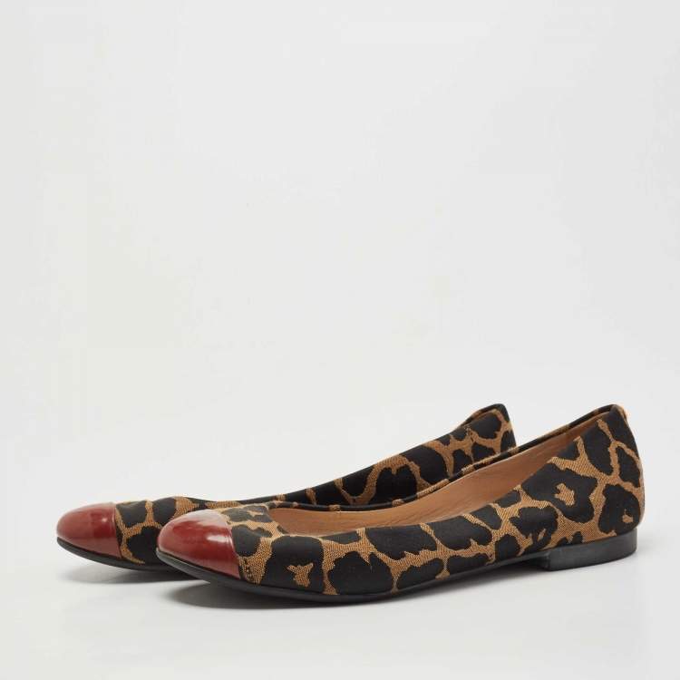 مملوكة مسبقًا Fendi Tricolor Leopard Print Canvas and Patent Leather Cap Toe Ballet Flats Size 38.5