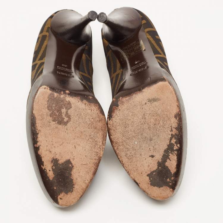مملوكة مسبقًا Fendi Brown Zucca Canvas Platform Pumps Size 38