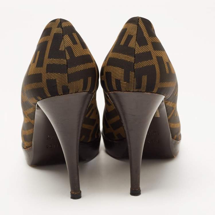 مملوكة مسبقًا Fendi Brown Zucca Canvas Platform Pumps Size 38