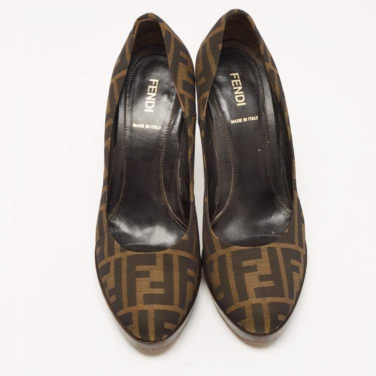 مملوكة مسبقًا Fendi Brown Zucca Canvas Platform Pumps Size 38