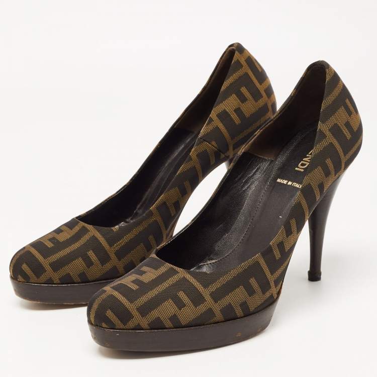 مملوكة مسبقًا Fendi Brown Zucca Canvas Platform Pumps Size 38
