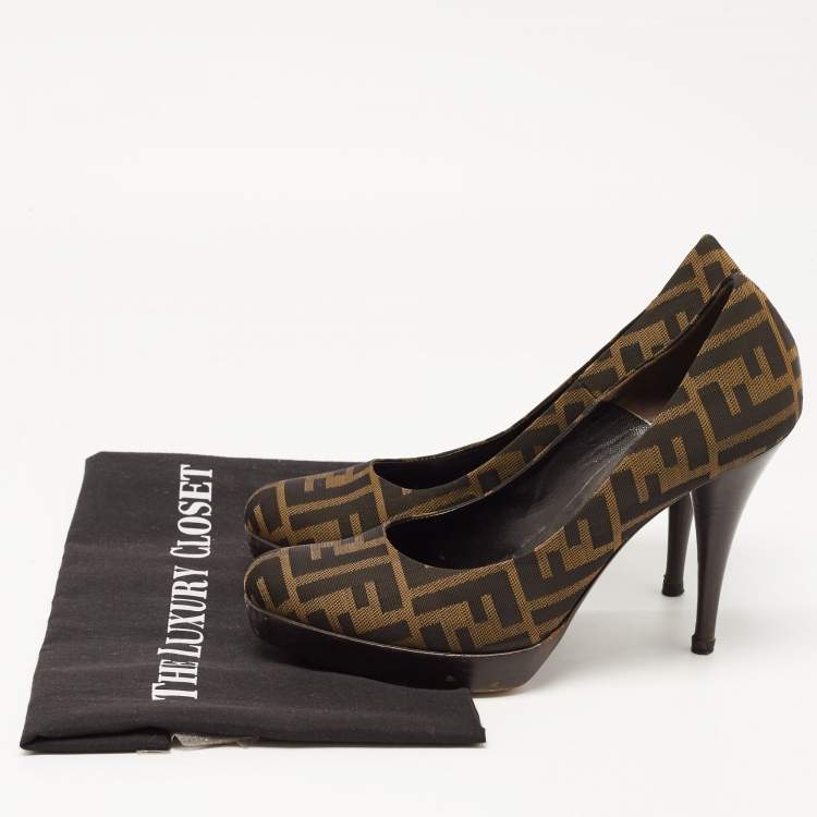 مملوكة مسبقًا Fendi Brown Zucca Canvas Platform Pumps Size 38