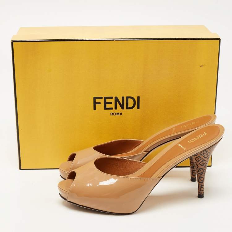 Pre Owned Fendi Brown Patent Leather Peep Toe Slide Sandals Size 39.5 