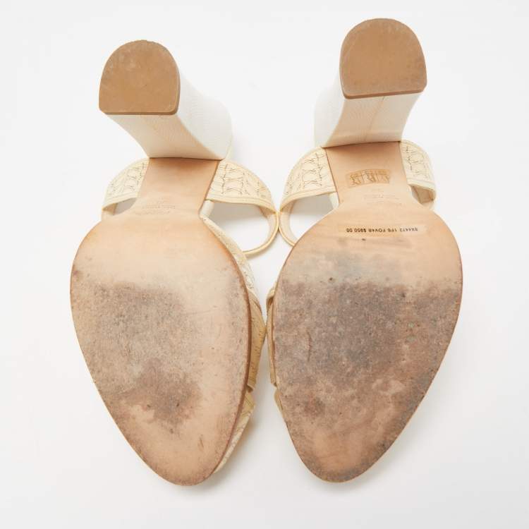 Pre Owned Fendi Cream/White Laser Cut Leather Block Heel Sandals Size 39