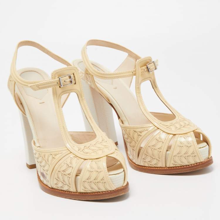 Pre Owned Fendi Cream/White Laser Cut Leather Block Heel Sandals Size 39