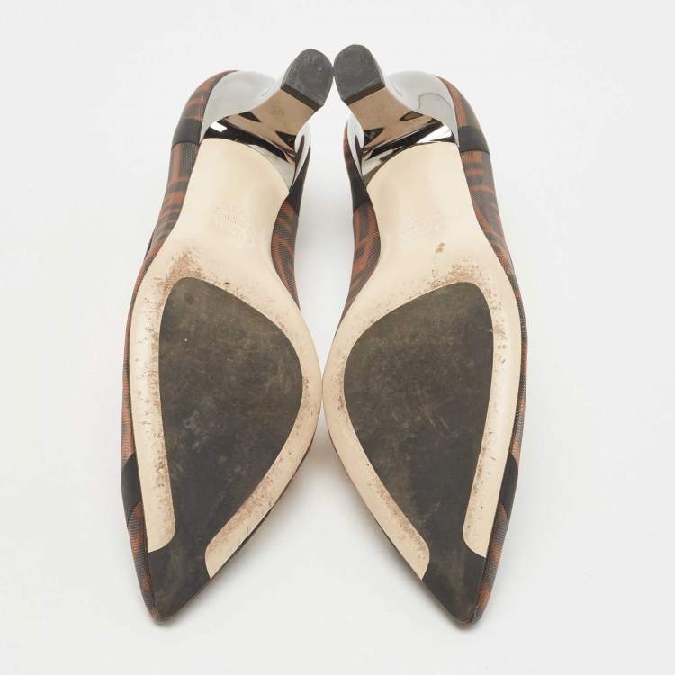 Pre Owned Fendi Brown/Black Zucca Mesh And Leather Colibri Pointed Toe Pumps Size 39.5