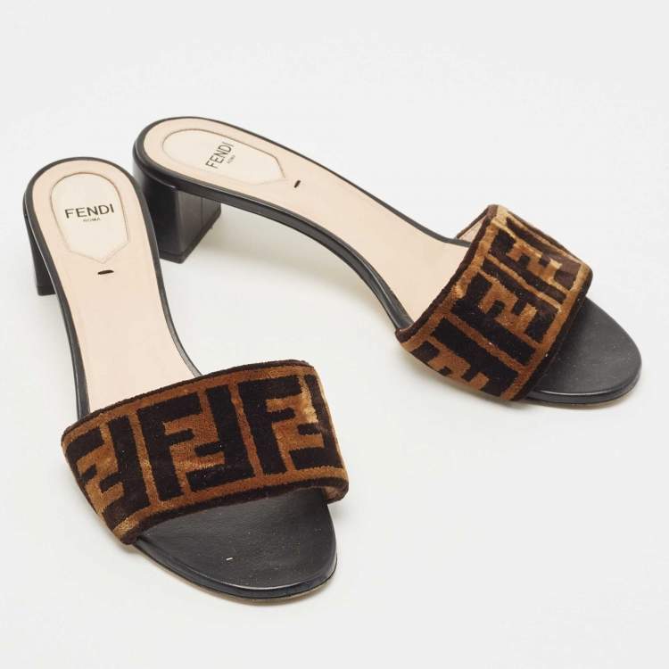 Pre Owned Fendi Two Tone Zucca Velvet Slide Sandals Size 39