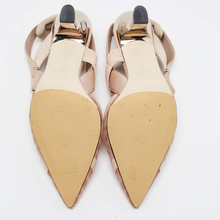 Pre Owned Fendi Two Tone Zucca Mesh and Leather Colibri Pumps Size 41