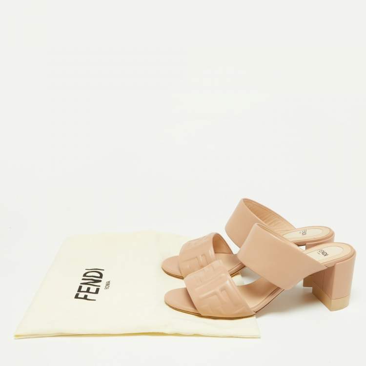 مملوكة مسبقًا Fendi Beige Leather FF Block Heel Slide Sandals Size 39.5