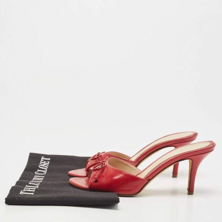 Pre Owned Fendi Dark Red Leather Logo Charm Bow Slide Sandals Size 35