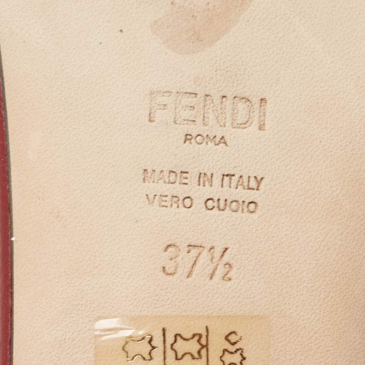 مملوكة مسبقًا Fendi Red Leather Logo Embossed Flat Slides Size 37.5